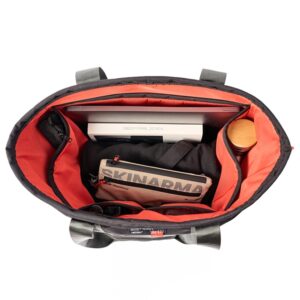 Skinarma Bag Fardel juodos spalvos - Image 4