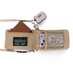 Skinarma Phone Bag Juno khaki - Image 3