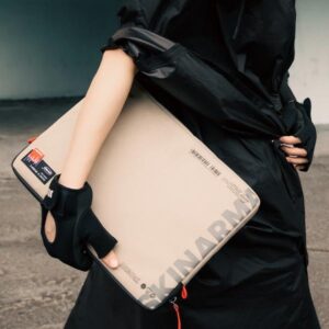 Skinarma Bag Fardel laptop sleeve 14" ivory - Image 4