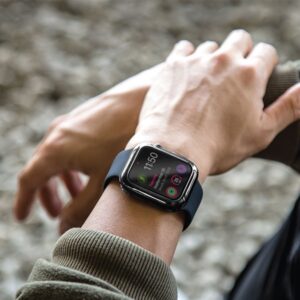 UNIQ Garde Dėklas Apple Watch Series 4/5/6/SE/SE2/SE3 40mm. smoked pilkos spalvos - Image 6