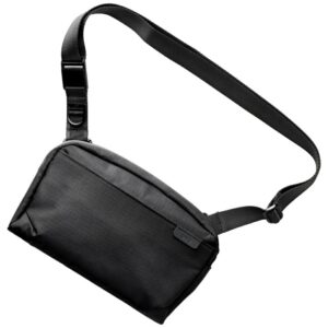 Bag UNIQ Arden Sling 2L juodos spalvos