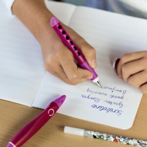 Plunksnakotis Faber-Castell Scribolino, kairiarankiams, rožinės spalvos korpusas - Image 3