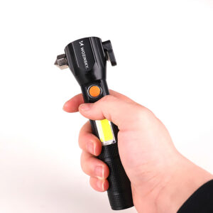 Wozinsky WLR-31 5W 500lm CREE 3-in-1 Multifunction Flashlight with Glass Breaker and Seat Belt Cutter - Black - Image 3