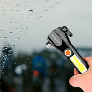 Wozinsky WLR-31 5W 500lm CREE 3-in-1 Multifunction Flashlight with Glass Breaker and Seat Belt Cutter - Black - Image 4