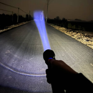 Wozinsky WLT-20W tactical flashlight 20 W 2000 lm CREE diodes IP65 with adjustable beam - black - Image 8