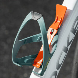 Rockbros 310013002 ROAD TO SKY Bottle Cage with Tire Lever - Blue-Orange - Image 3