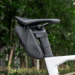 Rockbros AS-078-1 Bicycle Seat Bag with Smart Rear Light 0.8L - Black - Image 9