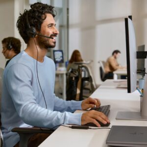 HP Poly Mission 425 Stereo USB Wired Headset Classic (Bulk) - Image 3