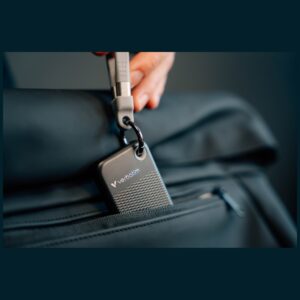 Verbatim 2TB SSD Keychain with USB 3.2 Gen.2 Cable Black-Grey 32194 - Image 4