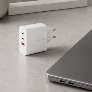Blavec laidinis įkroviklis BC-11 GaN - USB + 2xTyp C - QC PD 65W 3A z kablem Typ C į Typ C (TCBC11G-U2CW653A) baltos spalvos - Image 5