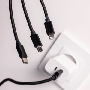 Maxlife 3in1 laidas USB - Lightning + USB-C + microUSB 1,0 m 2,1A juodas nailoninis - Image 5