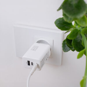 Maxlife MXTC-08-65ACC PD QC įkroviklis 2x USB-C 1x USB 65W baltas - Image 8