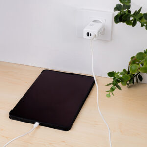 Maxlife MXTC-08-65ACC PD QC įkroviklis 2x USB-C 1x USB 65W baltas - Image 5