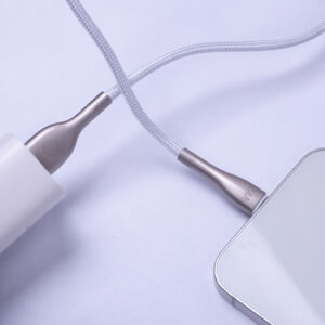 Forever Sleek laidas USB - Lightning 1,0 m 2.4A baltas - Image 9