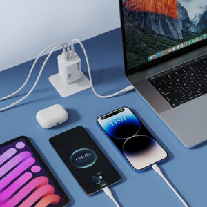 BWOO CDA147PD sieninis įkroviklis 65W 2x USB-C jungtis + USB-A baltas - Image 5