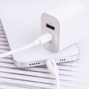 Maxlife MXTC-06-20AC PD QC įkroviklis 1x USB-C 1x USB 20W baltas + USB-C - Lightning laidas 20W - Image 8