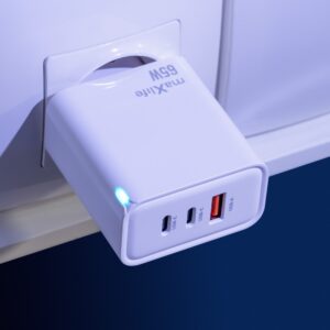 Maxlife MXTC-09-65ACC GaN PD QC įkroviklis 2x USB-C 1x USB 65W baltas - Image 2