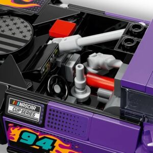 LEGO SPEED CHAMPIONS 76935 NASCAR Next Gen Chevrolet Camaro ZL1 - Image 2