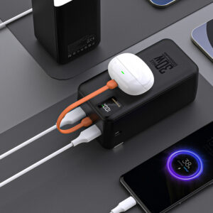 Išorinė baterija Wozinsky W8-B 50000mAh 30W 2xUSB-A ir 2xUSB-C bei USB micro su žibintuvėliu - juoda - Image 5