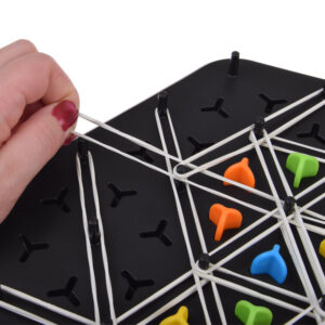 Strateginis šachmatų žaidimas „Chain Chess“ – užimkite kuo daugiau trikampių! GR0764 - Image 7