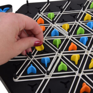 Strateginis šachmatų žaidimas „Chain Chess“ – užimkite kuo daugiau trikampių! GR0764 - Image 8