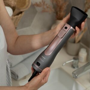 ARDESTO plaukų džiovintuvas-šepetys Pink Touch, 1200W, 2 greičiai, 2 temperatūros nustatymai, jonizacija, LED ekranas, 4 antgaliai, pilka+rožinė - Image 4