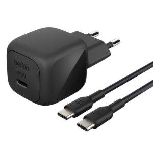 Belkin BoostCharge kompaktiškas USB-C įkroviklis 45W su USB-C į USB-C laidu - 1 metras - Juodas