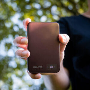 Blavec Power Bank 10000mAh BJ-04 Slim 13,5mm - Typ C - 22,5W magnetyczny indukcyjny Magsafe 3 w 1 (PBBJ04-MC10P) fioletowy szklany - Image 5
