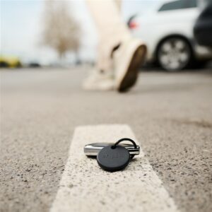 Chipolo POP – Bluetooth Tracker with Replaceable Battery for iOS & Android, Black - Image 2