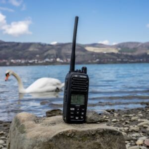 Nešiojama jūrinė radijo stotelė PNI DS890, 88 kanalai, 10 orų kanalų, reguliuojamas Squelch, Roger Beep, Dual Watch, Scan, Call, NRC, 1800mAh baterija, IP67 - Image 11