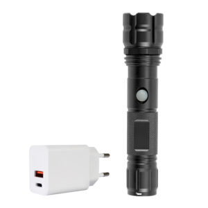 PNI Adventure F10 aliumininis žibintuvėlis su 6W LED, 500lm, iki 200m fokusavimu, su baterija ir PNI CHG300 maitinimo adapteriu su USB C prievadu, QC3.0, PD3.0, PPS ir USB-A prievadu, 30W