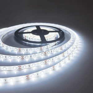 LED juosta PNI 2835W, šaltai balta, IP20, silikoninė, 5 metrų ilgio, jutiklinis mygtukas, maitinimo šaltinis 230V, reguliuojamo ryškumo, 300 LED 2835