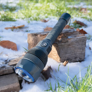PNI Adventure F810 žibintuvėlis su 138 W LED, 3 apšvietimo lygiais ir „Turbo“ režimu, 12000 liumenų, priartinimo funkcija, iki 250 m, 5000 mAh baterija, IPX7, „Power Bank“ funkcija - Image 14