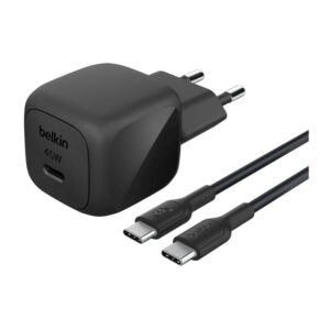 Belkin BoostCharge kompaktiškas USB-C įkroviklis 25W su USB-C į USB-C laidu - 1 metras - Juodas